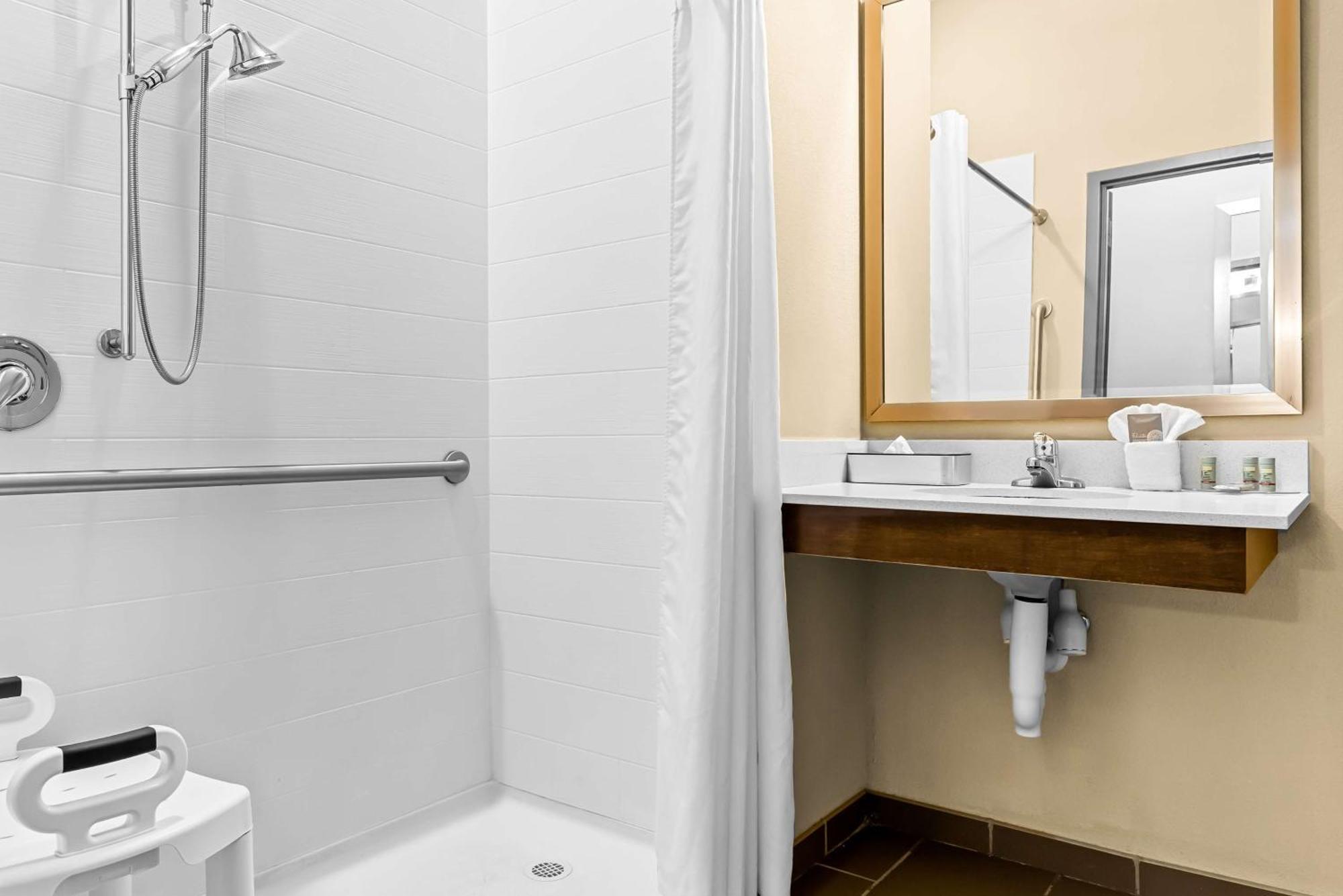 Best Western St. Louis Airport North Hotel & Suites Hazelwood Ngoại thất bức ảnh
